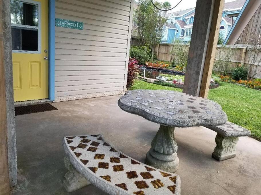 Appartamento The Seahorse Apt - Lakeside And Close To The Beach Galveston Esterno foto