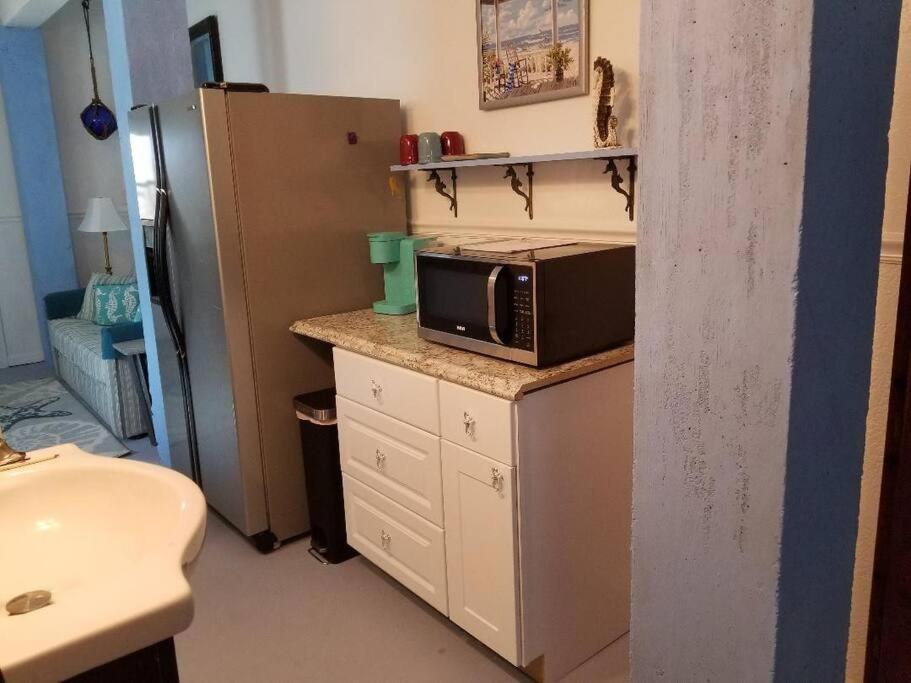 Appartamento The Seahorse Apt - Lakeside And Close To The Beach Galveston Esterno foto