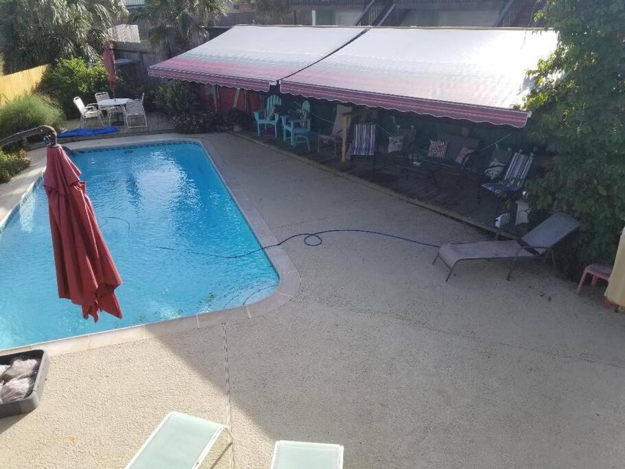 Appartamento The Seahorse Apt - Lakeside And Close To The Beach Galveston Esterno foto